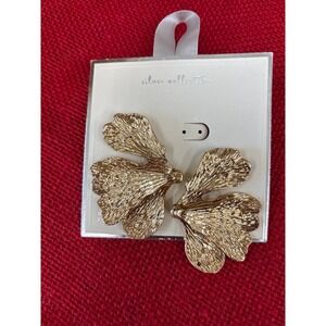 Vintage Style Parfois Maxi Flower Textured Studs